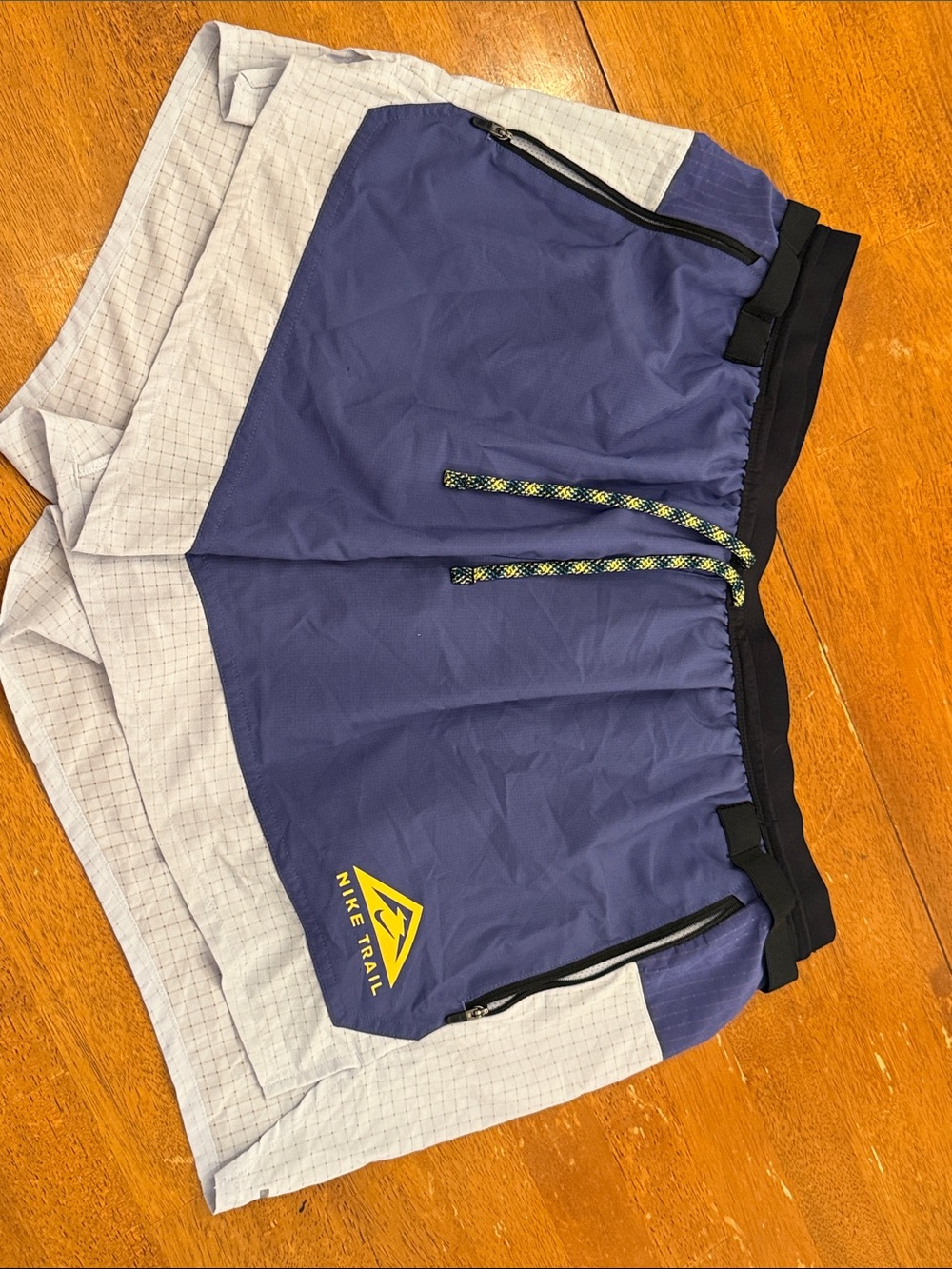 Nike Trail Running Shorts in Navy and Light Gray with Yellow Logo xxl
